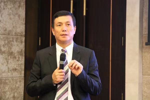 老将邓晖将辞任东吴基金总经理 驰骋金融圈31年 由券商转战公募为何又割舍？